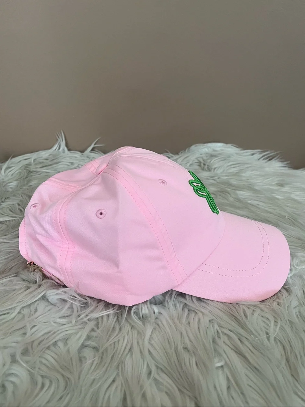 {Lilly Pulitzer} Logo Run Around Hat in Conch Shell Pink - Womens OS - NWT